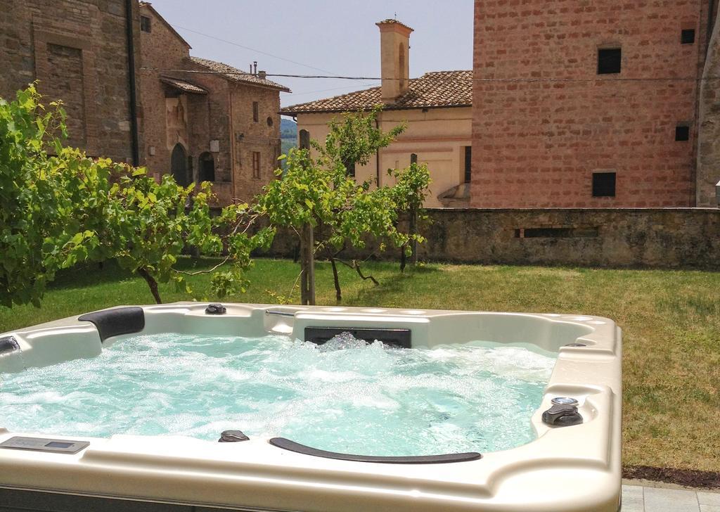 Relais La Corte Di Bettona Bagian luar foto