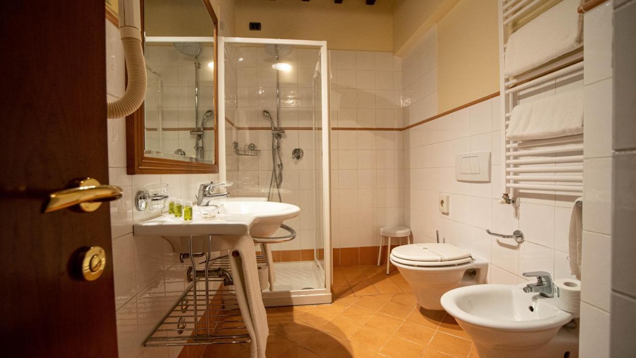 Relais La Corte Di Bettona Bagian luar foto