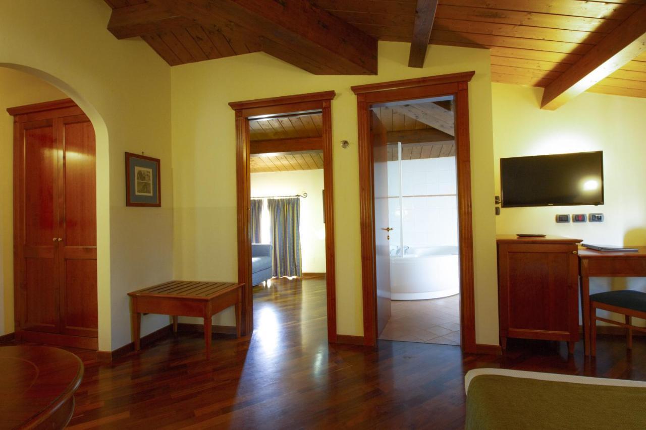 Relais La Corte Di Bettona Bagian luar foto