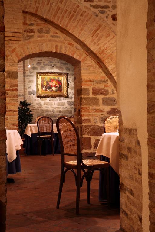 Relais La Corte Di Bettona Bagian luar foto