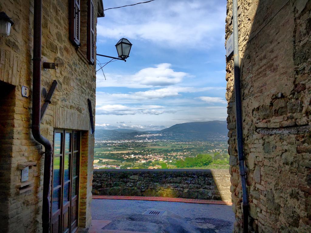 Relais La Corte Di Bettona Bagian luar foto