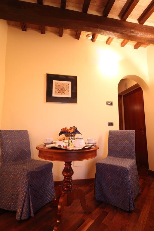 Relais La Corte Di Bettona Bagian luar foto