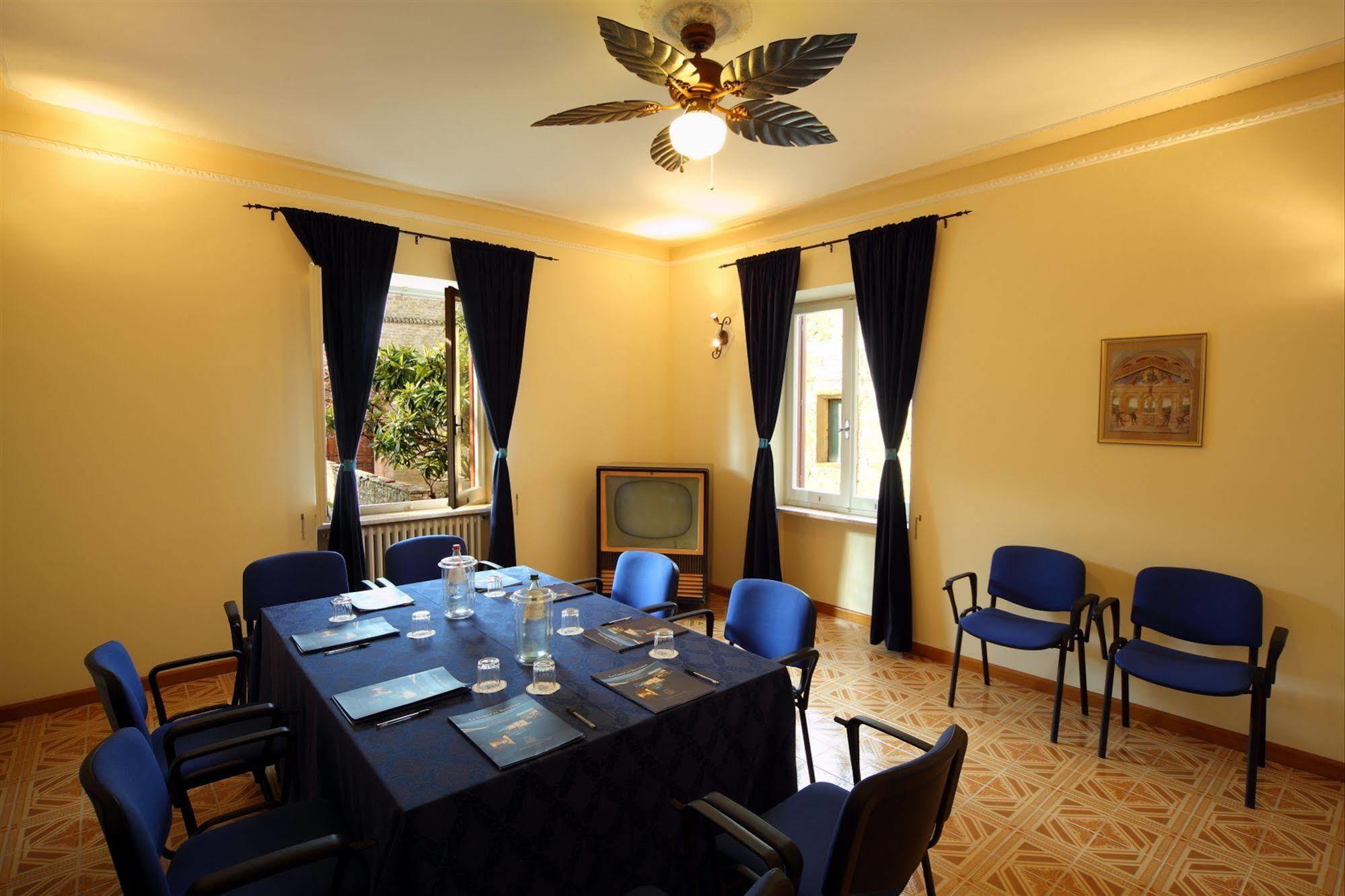 Relais La Corte Di Bettona Bagian luar foto