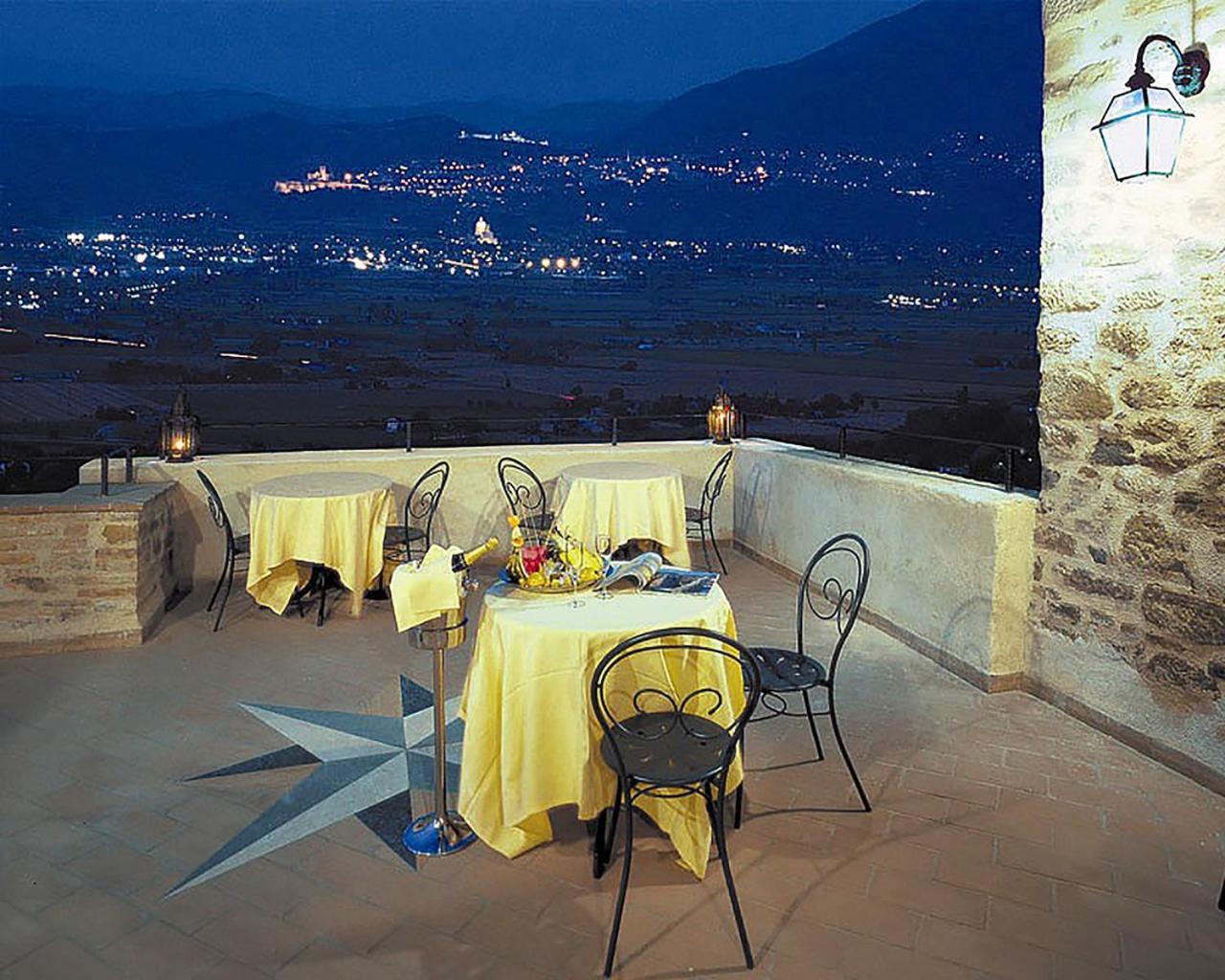 Relais La Corte Di Bettona Bagian luar foto
