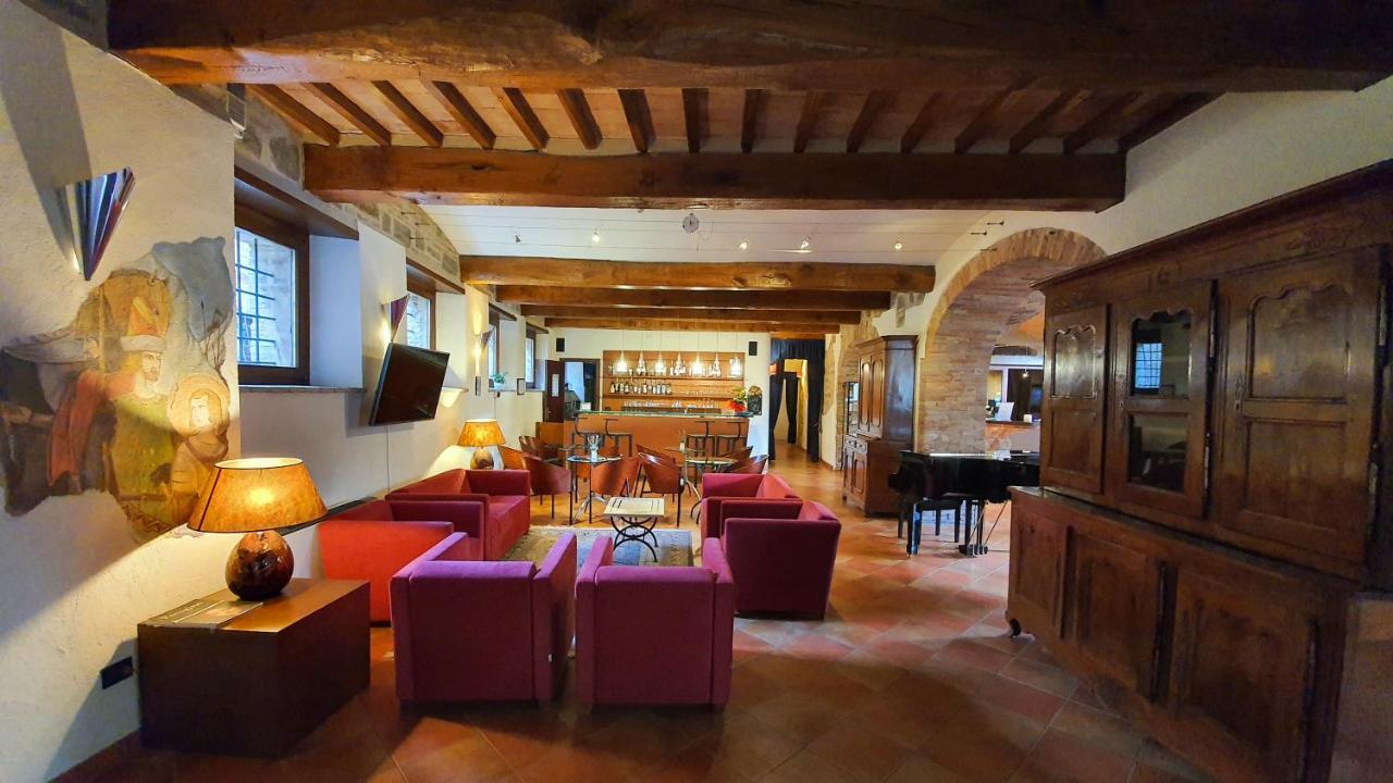 Relais La Corte Di Bettona Bagian luar foto